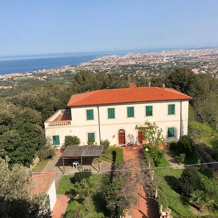Room In Villa -Livorno - Montenero Bagian luar foto