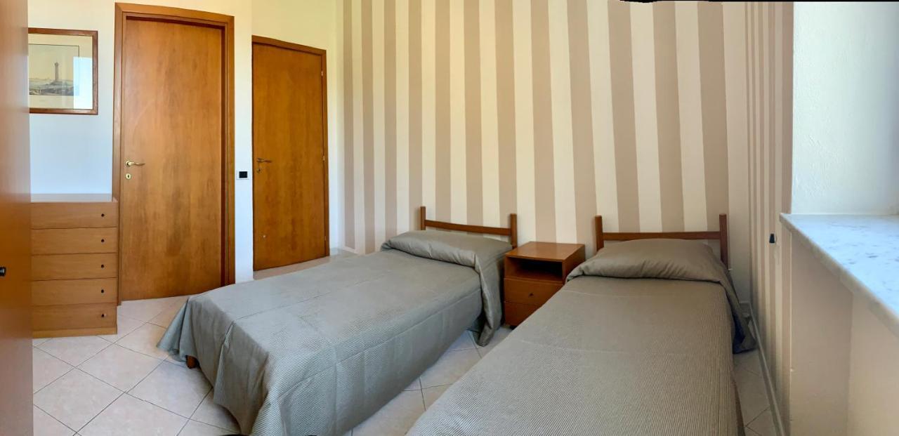 Room In Villa -Livorno - Montenero Bagian luar foto