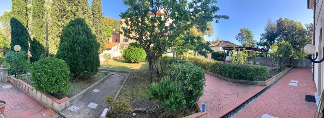 Room In Villa -Livorno - Montenero Bagian luar foto