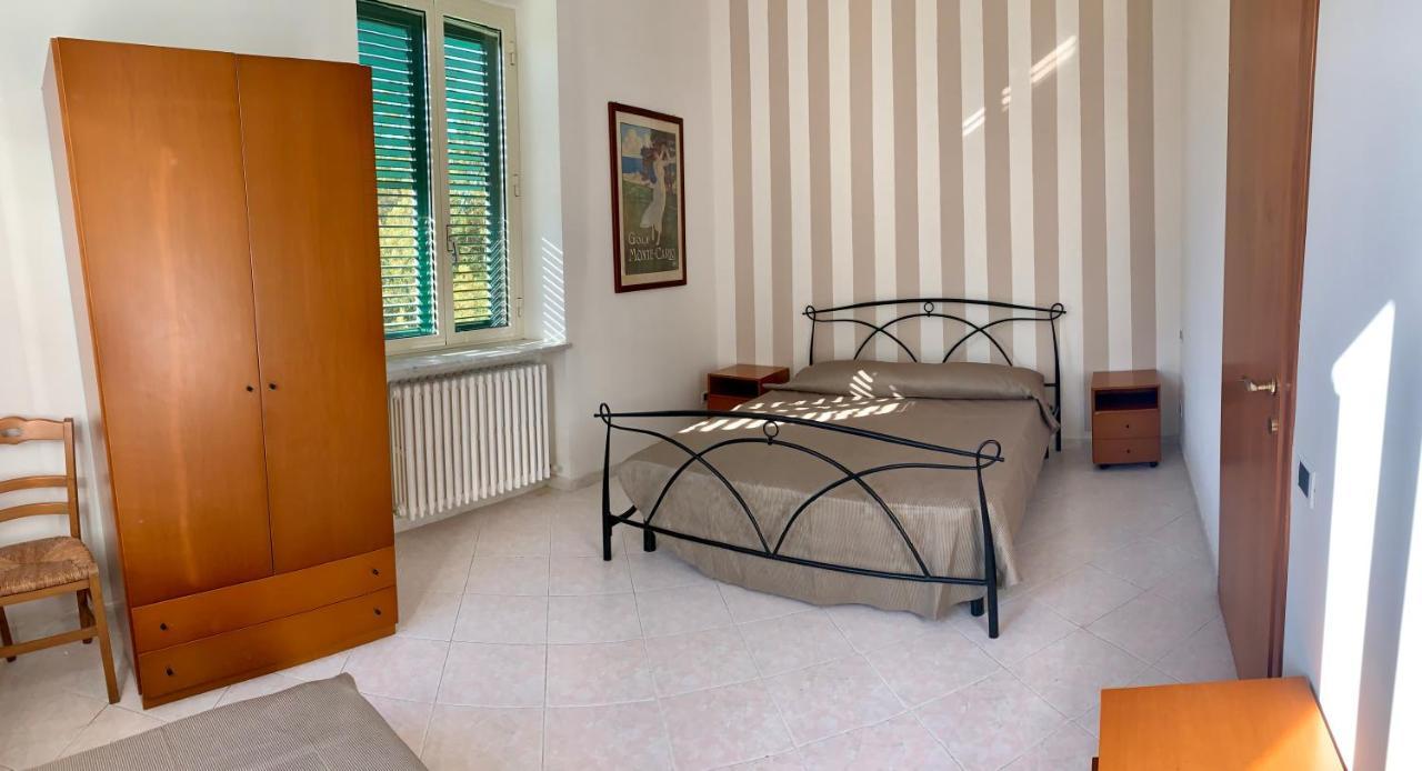 Room In Villa -Livorno - Montenero Bagian luar foto