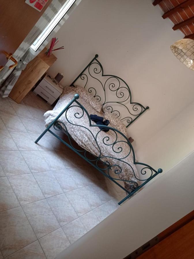 Room In Villa -Livorno - Montenero Bagian luar foto